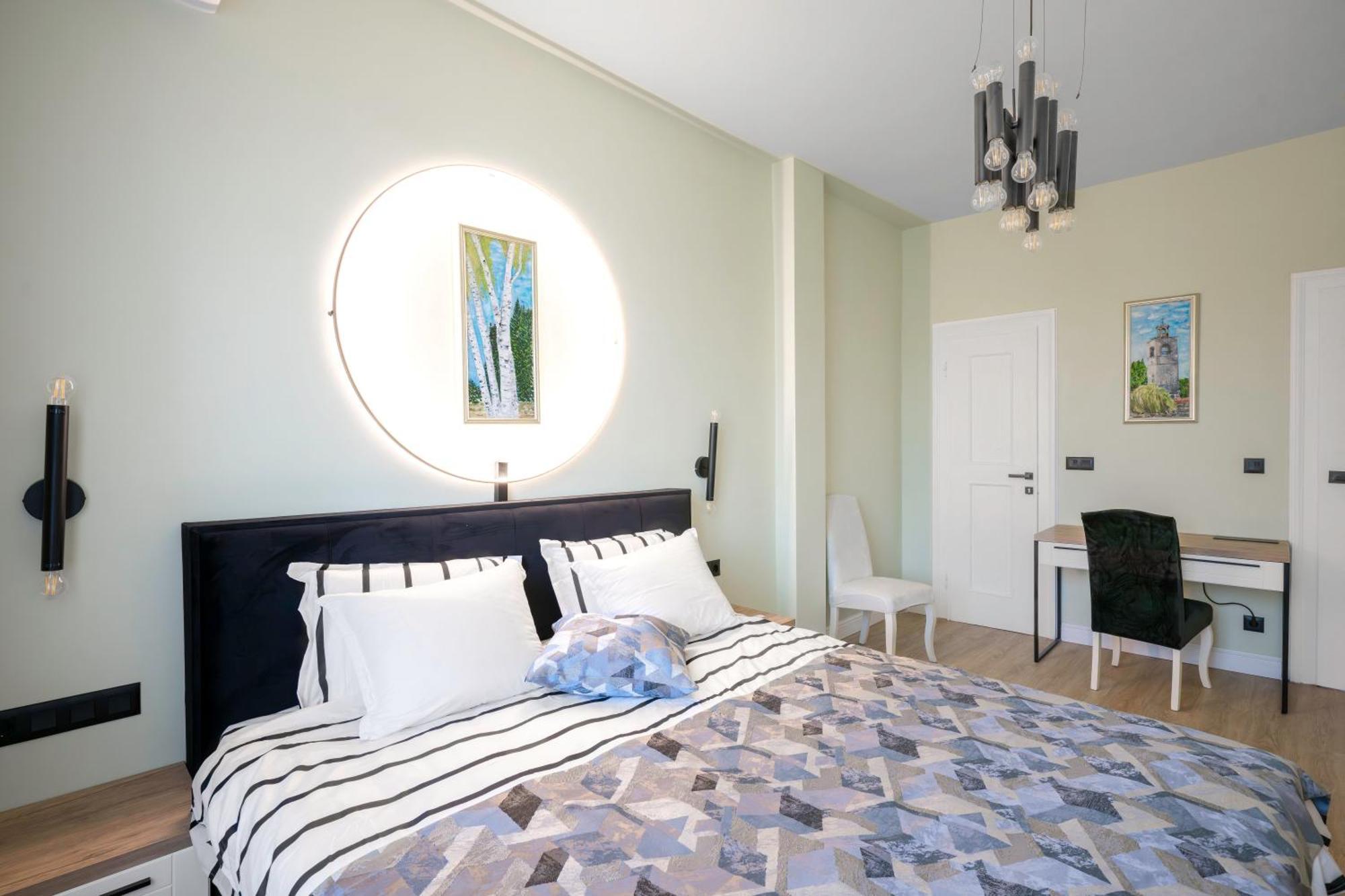 Urban Charm & Comfort - Chic 2Bd In Prime Location By Flat Mаnager Sofia Ngoại thất bức ảnh